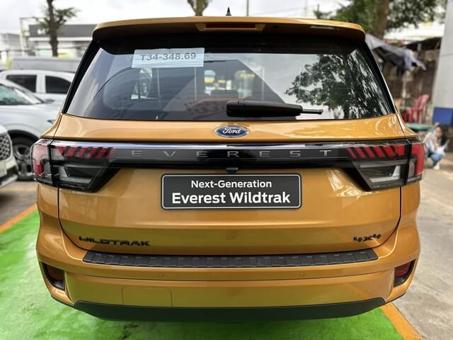 duoi-xe-ford-everest