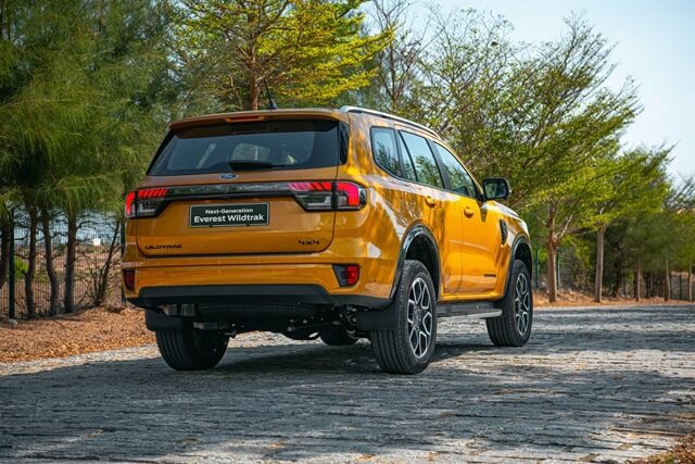hong-xe-ford-everest