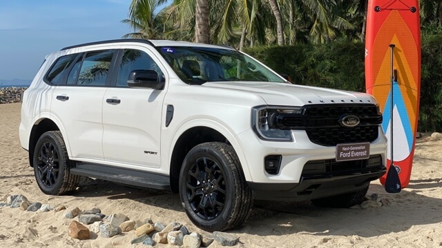 ngoai-that-xe-ford-everest